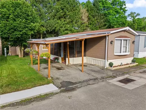 338 Festival Rd, Washington, PA 15301