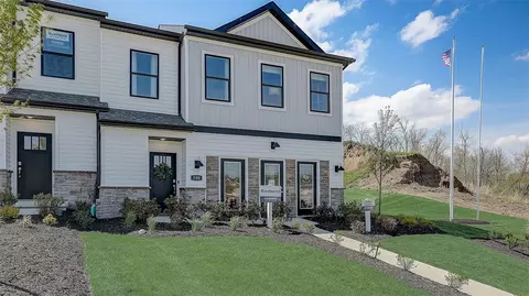 100 Delmonica Dr, Washington, PA 15347