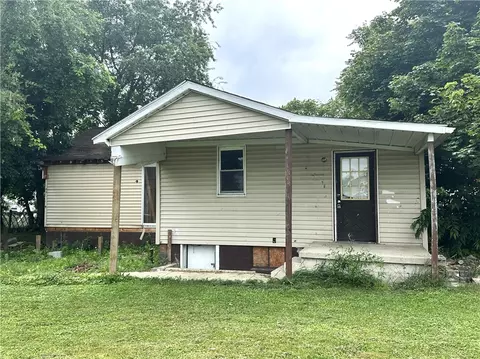 8 12 Apple St, Uniontown, PA 15401
