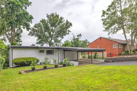 1331 Blue Jay Dr, Pittsburgh, PA 15243