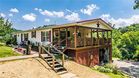 132 Dewey Ave, Spraggs, PA 15362