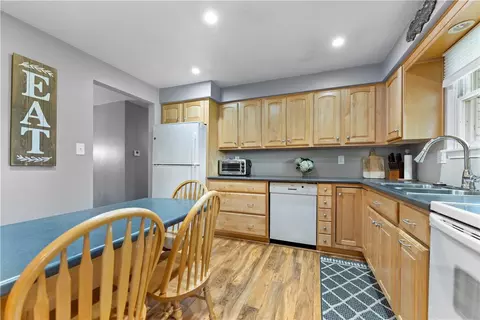 239 Walnut St, Houston, PA 15342 photo 11