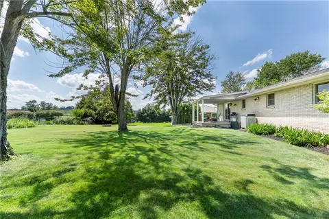 239 Walnut St, Houston, PA 15342 photo 44