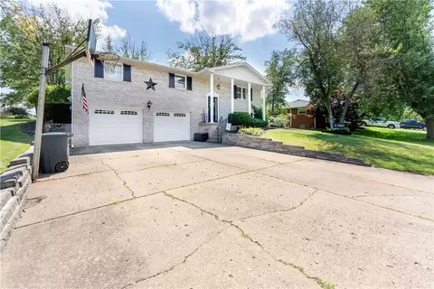239 Walnut St, Houston, PA 15342 photo 40