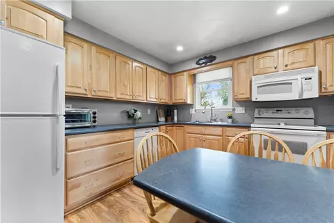 239 Walnut St, Houston, PA 15342 photo 14