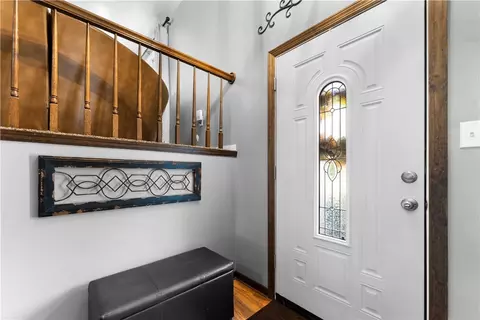 239 Walnut St, Houston, PA 15342 photo 3