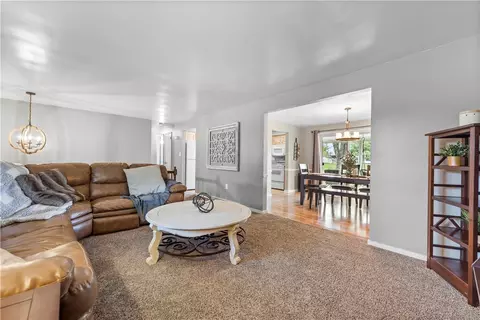 239 Walnut St, Houston, PA 15342 photo 5