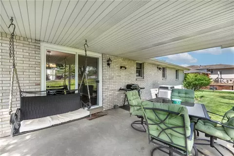 239 Walnut St, Houston, PA 15342 photo 32