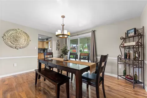 239 Walnut St, Houston, PA 15342 photo 7