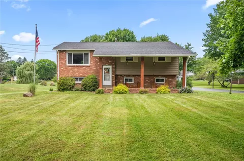 16 E Greenville Dr, Greenville, PA 16125