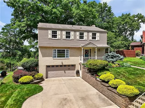 5571 Glen Hill Dr, Bethel Park, PA 15102
