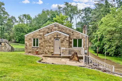 112 Braun Dr, Canonsburg, PA 15317