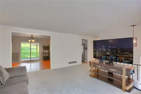 Living - 9014 Willoughby Rd, Pittsburgh, PA 15237 photo 3 of 8