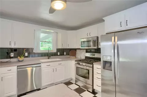 Kitchen - 9014 Willoughby Rd, Pittsburgh, PA 15237 photo 2 of 5