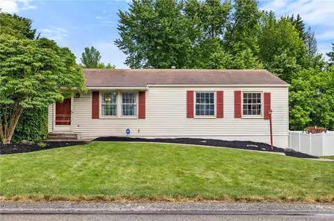 810 Key West Dr, Pittsburgh, PA 15239