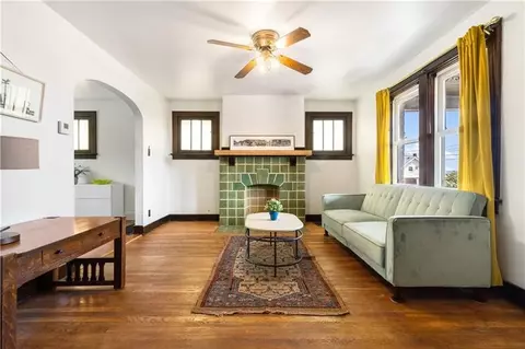 Living - 920 Yetta Ave, Pittsburgh, PA 15212 photo 1 of 2