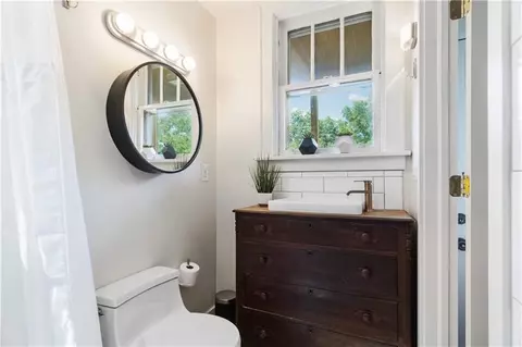 Bath - 920 Yetta Ave, Pittsburgh, PA 15212 photo 2 of 3