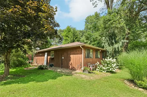 131 Club Dr, Slippery Rock, PA 16057