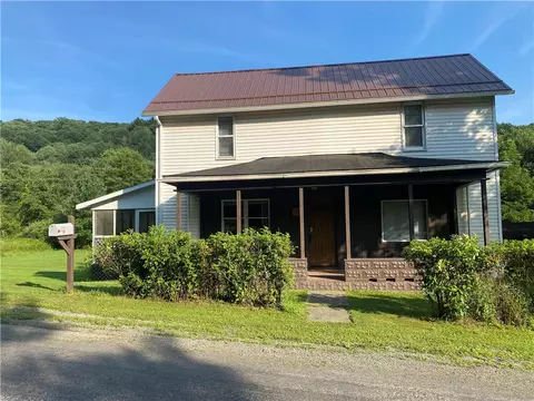 16 Baker Rd, Creekside, PA 15732