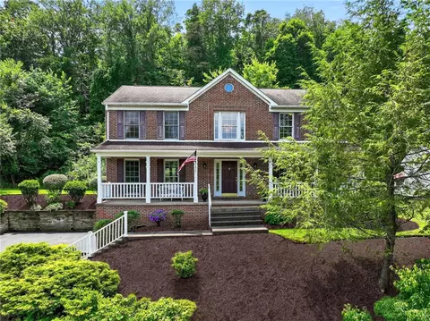 113 Castlebrook Dr, Venetia, PA 15367