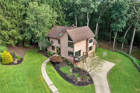 5105 Karrington Dr, Gibsonia, PA 15044