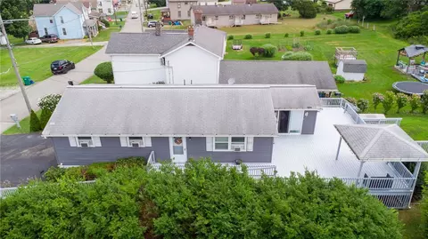 807 W 1st Ave, Derry, PA 15627