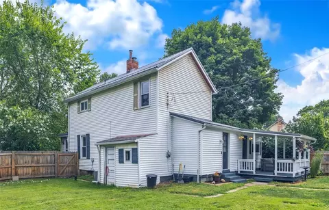 417 Portersville Rd, Ellwood City, PA 16117