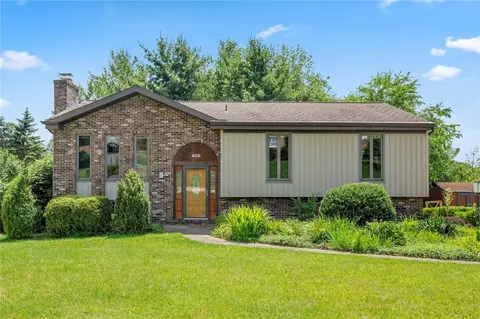 406 S Highlander Heights Dr, Glenshaw, PA 15116