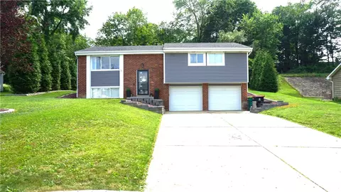 31 Robin Hill Dr, Mckees Rocks, PA 15136