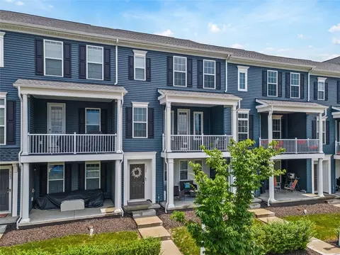320 Harlequin St, Cranberry Township, PA 16066