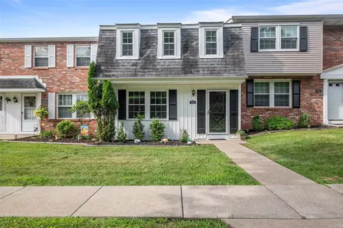 905 Countryside Dr, Mckees Rocks, PA 15136