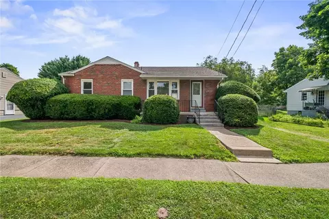 611 Elmwood Ave, Grove City, PA 16127