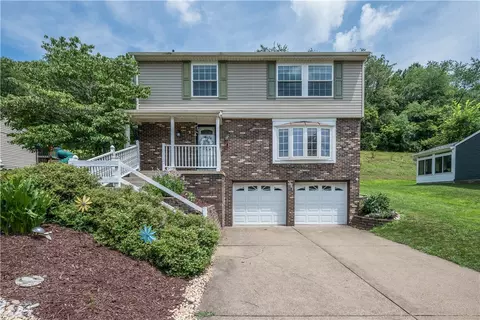 981 Somerton Dr, South Park, PA 15129