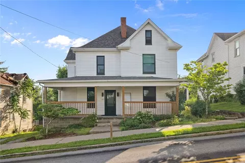 227 Wayne St, Claysville, PA 15323