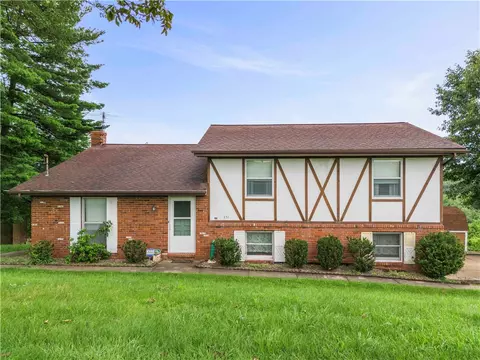 851 Mounts Rd, Washington, PA 15301