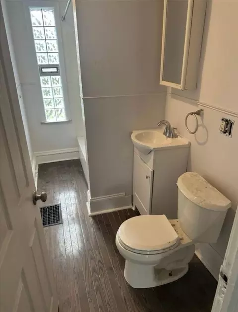 Bath - 712 Ajax Way, Braddock, PA 15104 photo 1 of 1