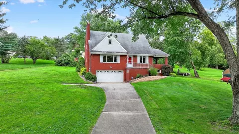 5 Saw Mill Rd, Finleyville, PA 15332