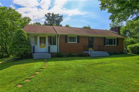 1300 Airport Rd, Aliquippa, PA 15001