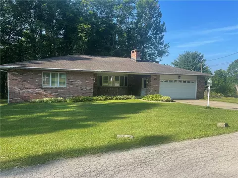 22 Pine St, Wheatland, PA 16161