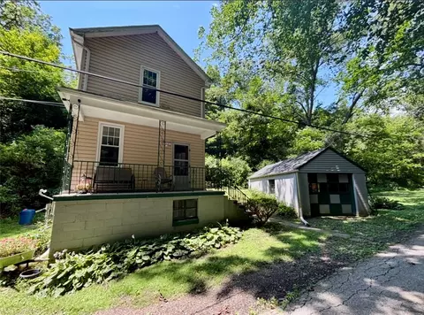 45 Dutch Hollow Rd, Oakdale, PA 15071