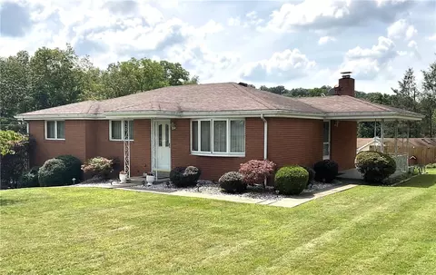 1074 Rebecca St, North Huntingdon, PA 15642