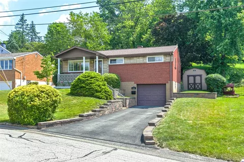 491 Mercer Dr, Irwin, PA 15642