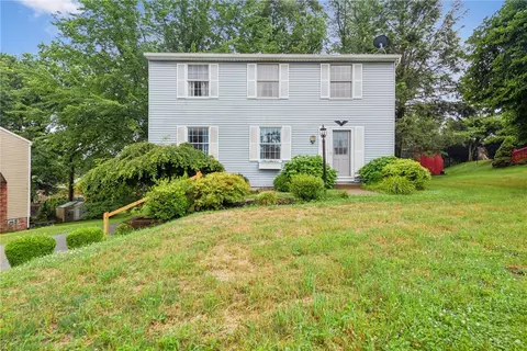 366 Willow Hedge Dr, Monroeville, PA 15146