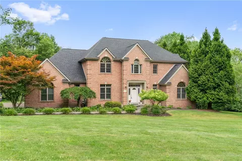 165 Wedgewood Dr, Gibsonia, PA 15044
