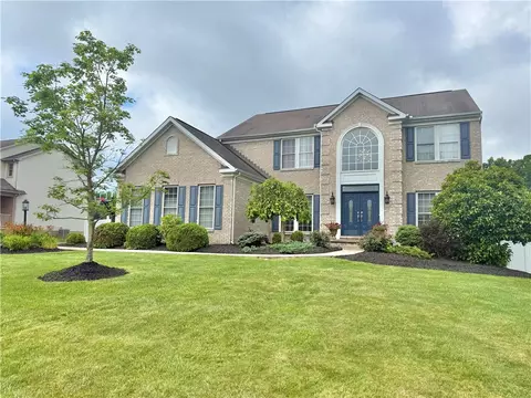 3230 Sequoia Dr, New Castle, PA 16105