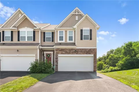 6476 Lindsey Ln, Export, PA 15632