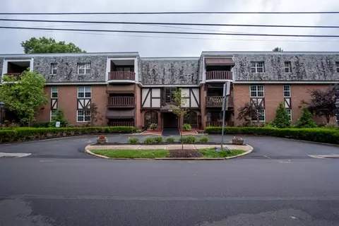 136 Centennial Ave Unit #307, Sewickley, PA 15143