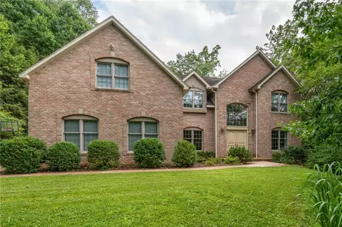 6002 Mason Dr, Greensburg, PA 15601