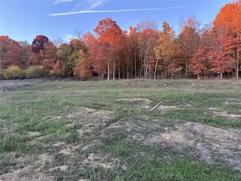 320 Timberline Dr, Washington, PA 15301