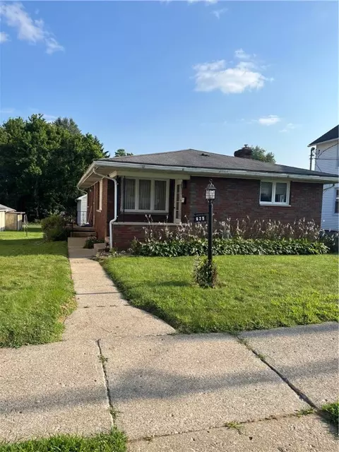 625 Todd Ave, Ellwood City, PA 16117